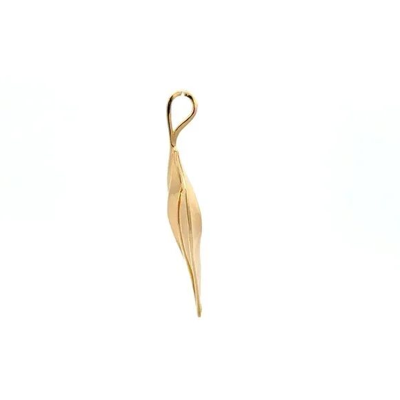 18K Japan Gold Pendant Leaf 1.49 grams - Picture 7 of 11